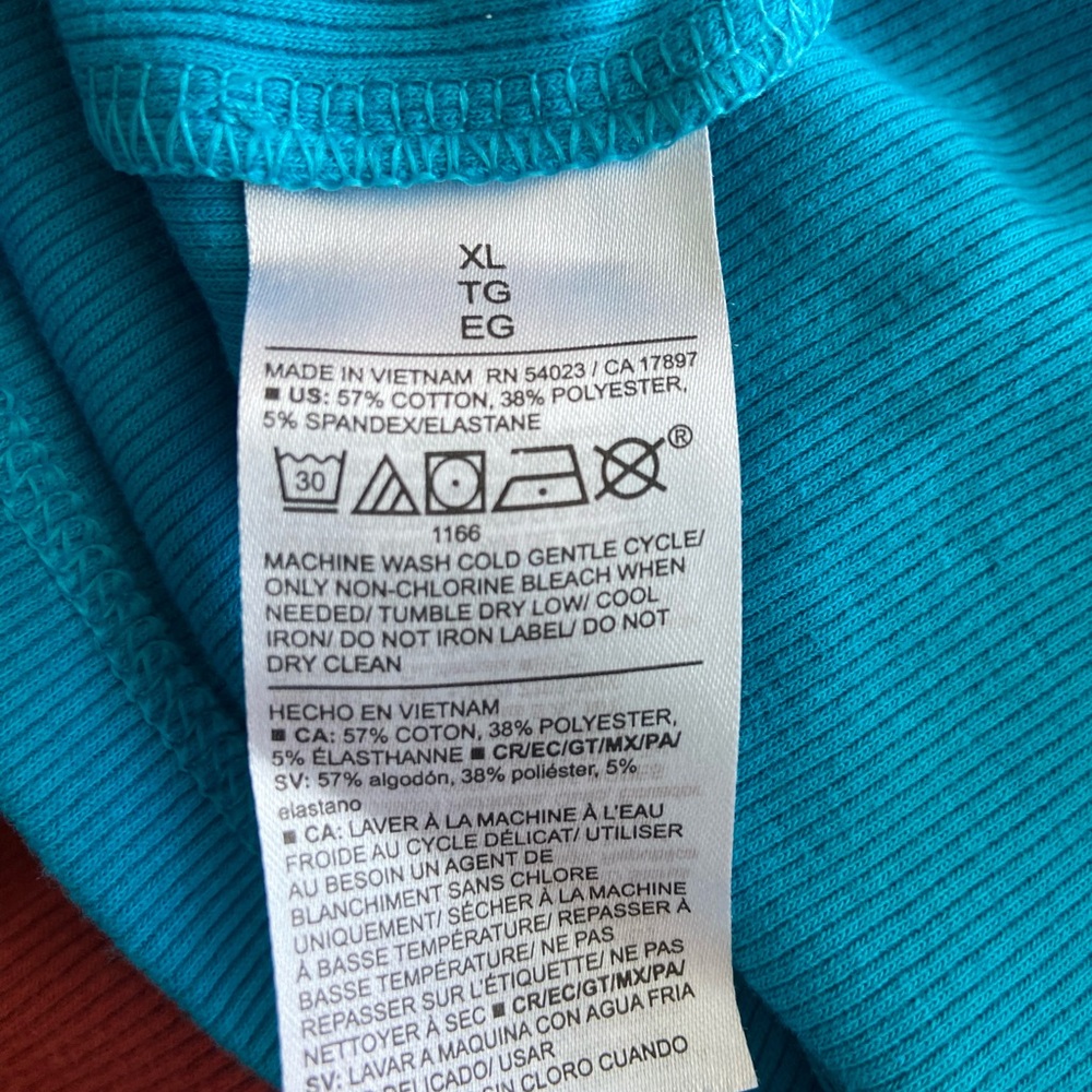 Old Navy Red Ribbed Top - Picture 5 of 5